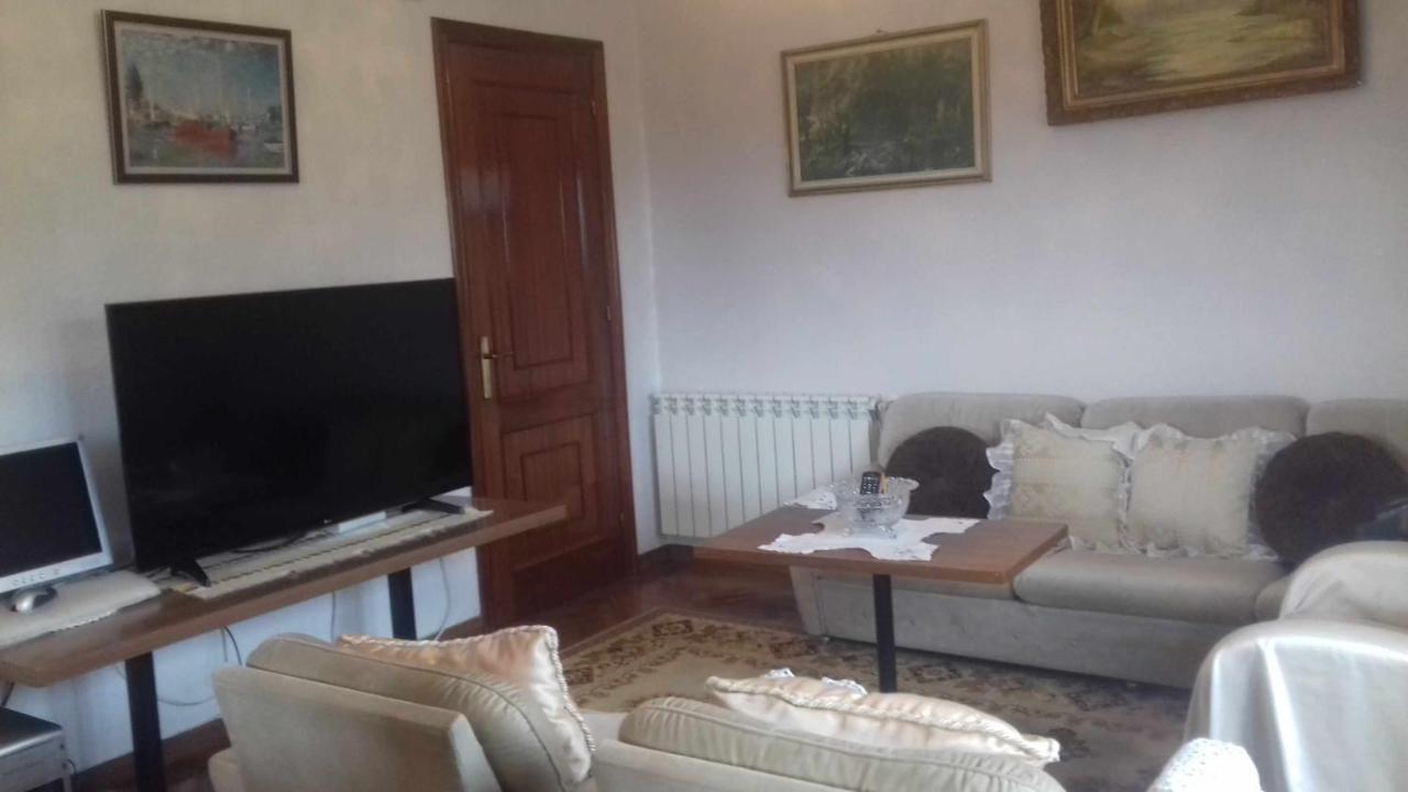 Villa Con Piscina En Panton Ribeira Sacra Galicia Ideal Para Familias Екстериор снимка