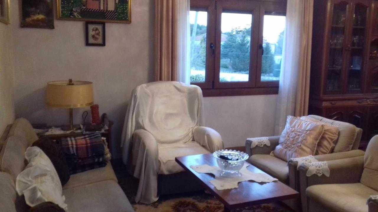 Villa Con Piscina En Panton Ribeira Sacra Galicia Ideal Para Familias Стая снимка