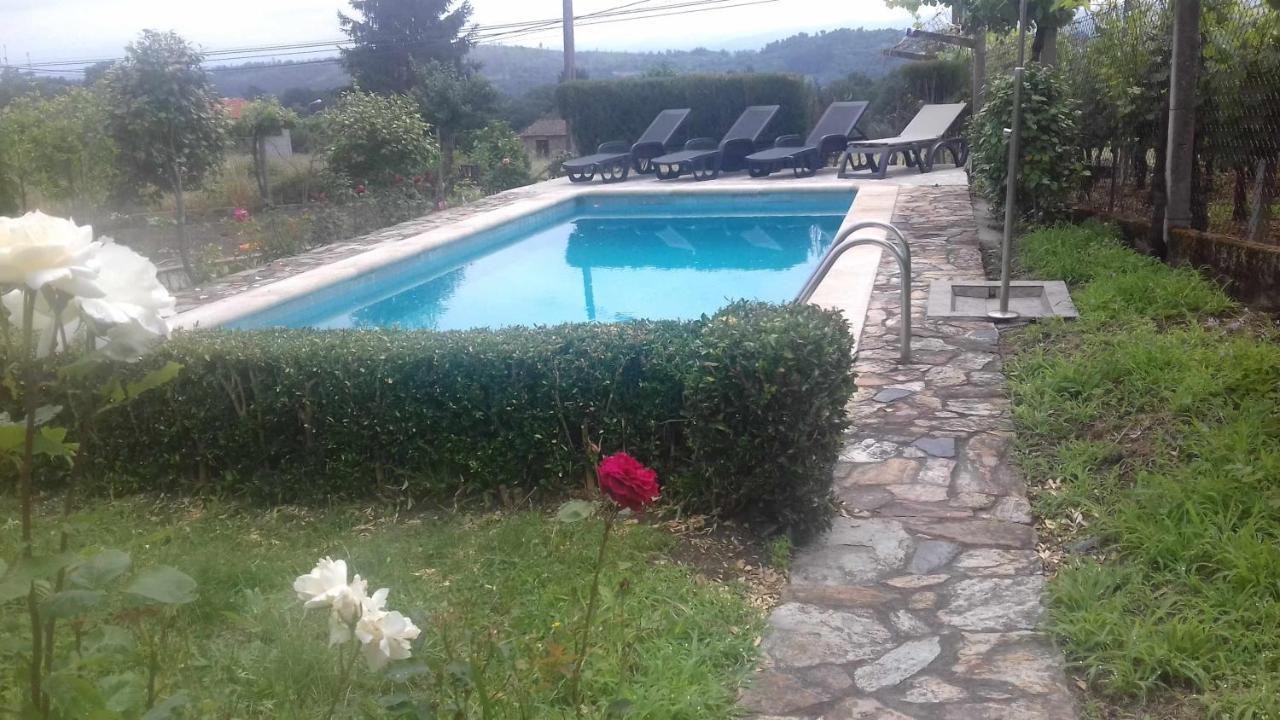 Villa Con Piscina En Panton Ribeira Sacra Galicia Ideal Para Familias Екстериор снимка