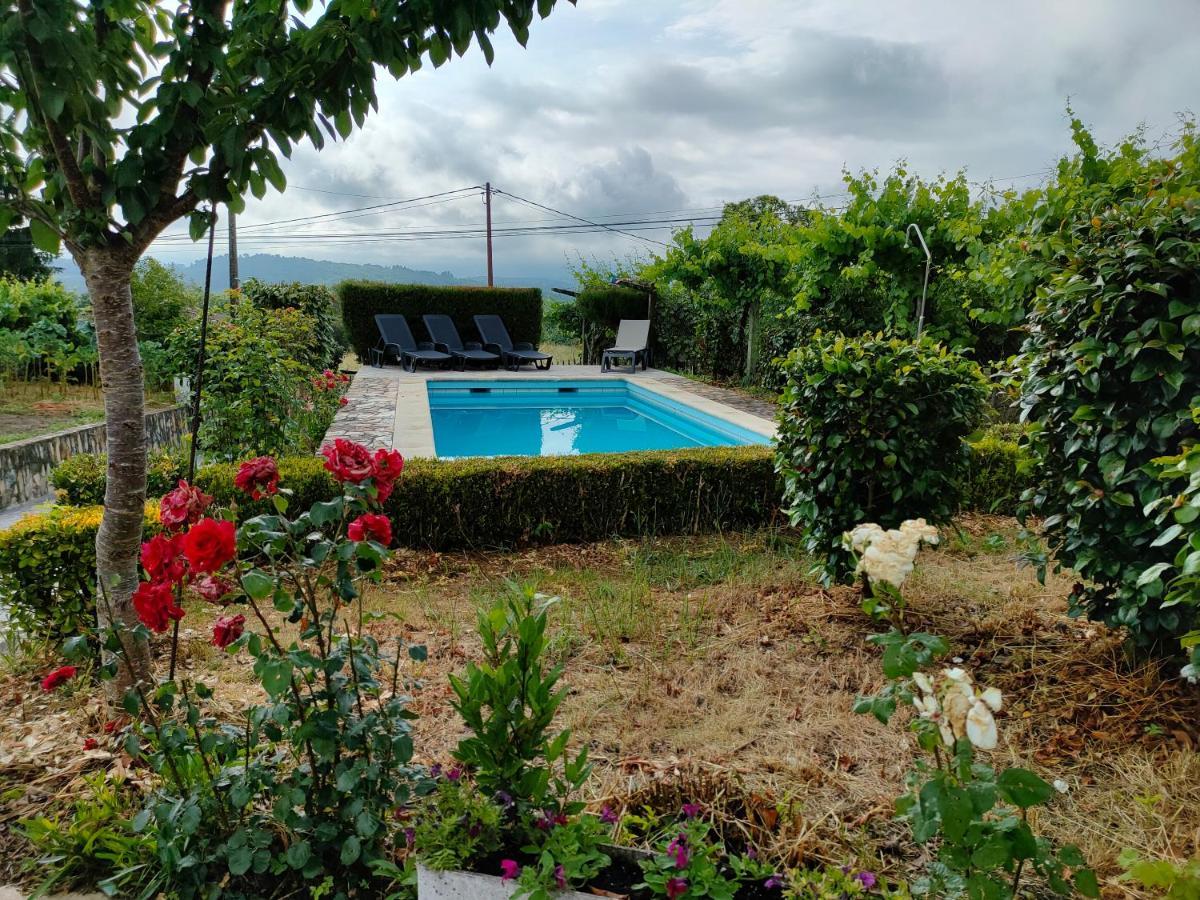 Villa Con Piscina En Panton Ribeira Sacra Galicia Ideal Para Familias Екстериор снимка